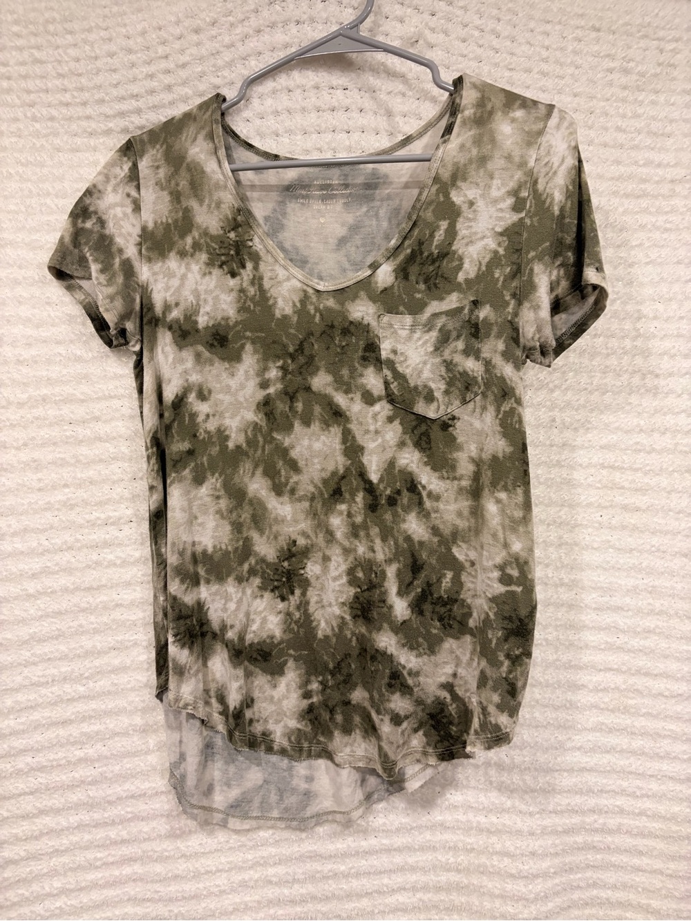 Hollister Olive and White Tie-Dye Scoop Neck Pocket Tee